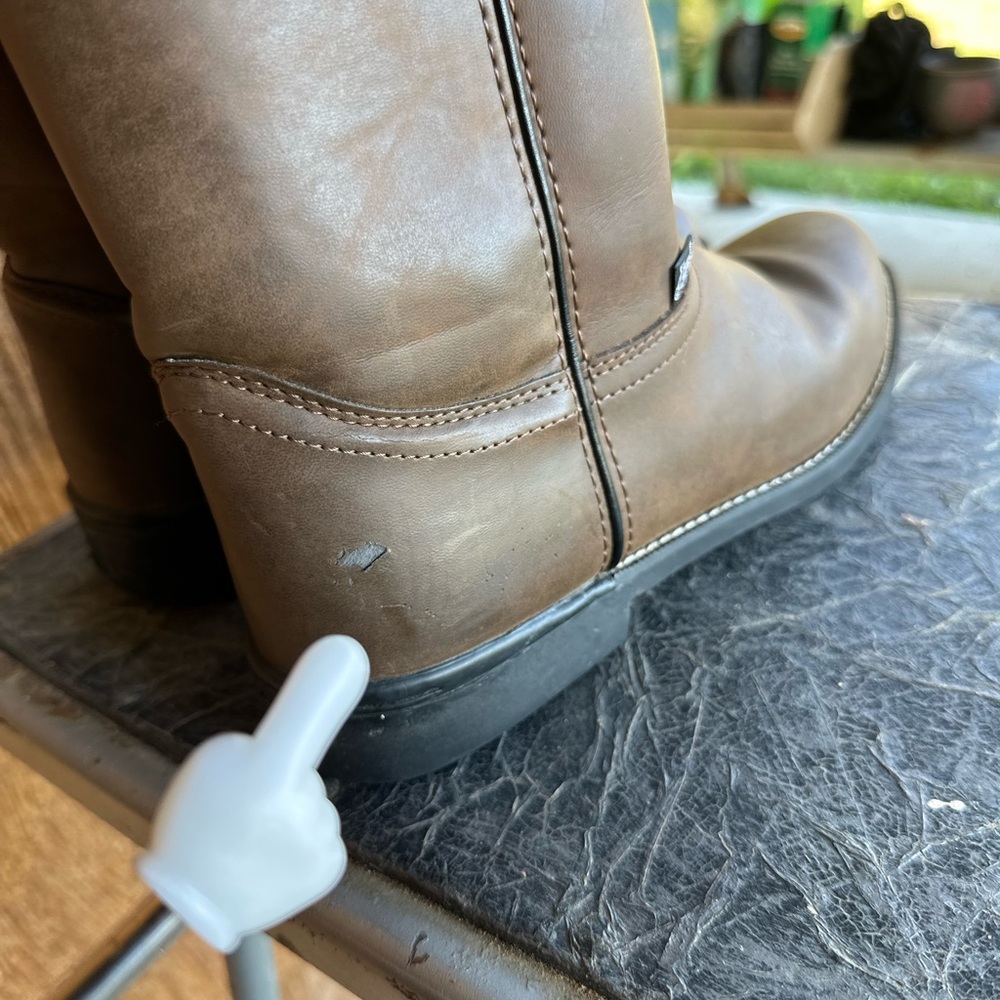 Basics Justin Brame Boots. Size 10b. - image 4